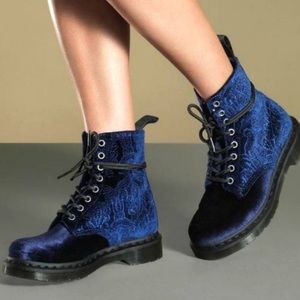 Rare 1460 navy brocade guc dr.martens boots